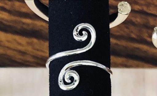 Sterling silver toe ring.