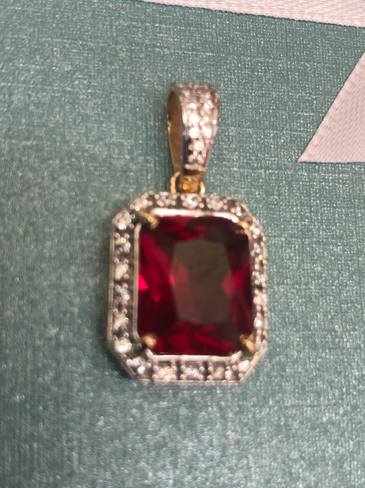 Solid 14 k gold Ruby pendant 5.1 gram.