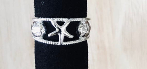 Sterling silver toe ring.