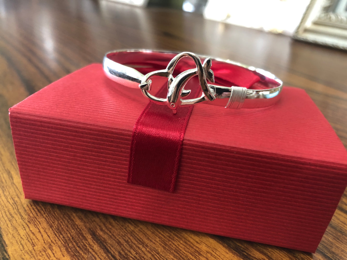 sterling silver(925) hearts bracelet.