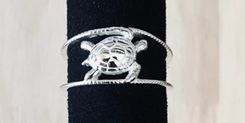 Sterling silver toe ring.