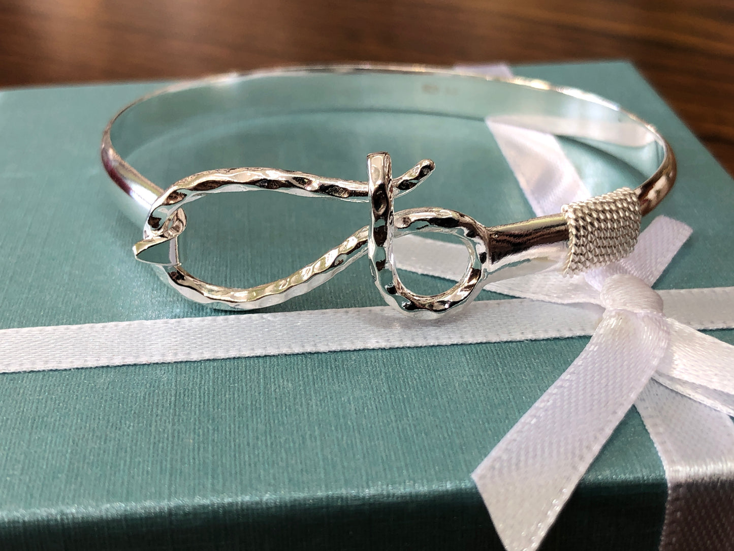 sterling silver(925) Knot bracelet.