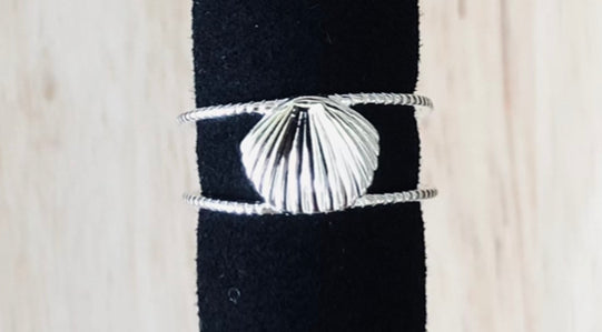 Sterling silver toe ring.