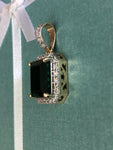 Solid 14 k gold Emerald stone Pendant 4.7 grams.