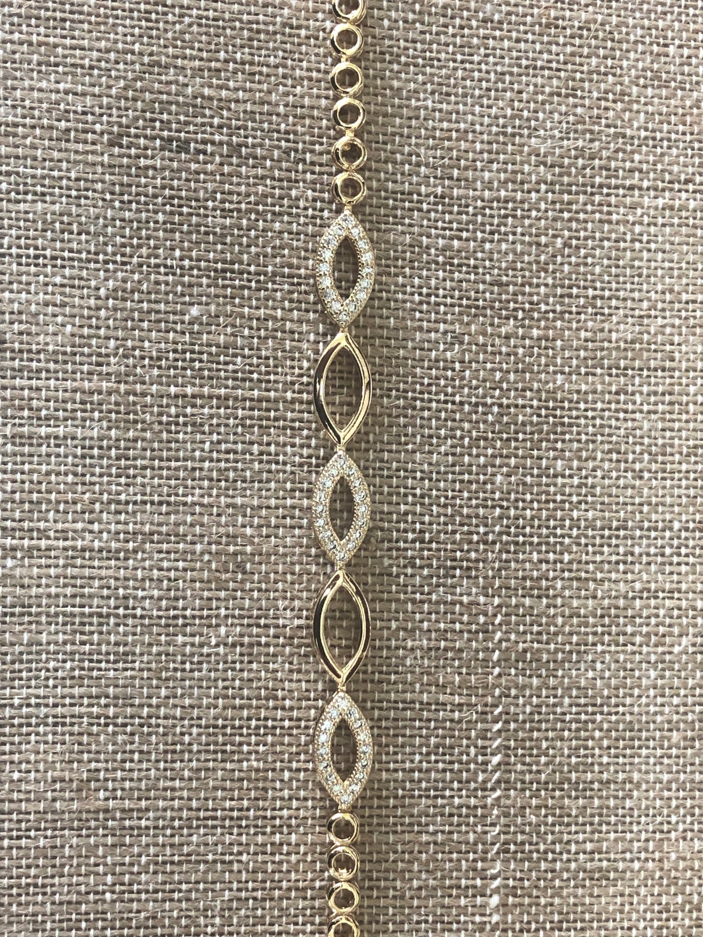 Gold plated hand chain 7 1/2 inches