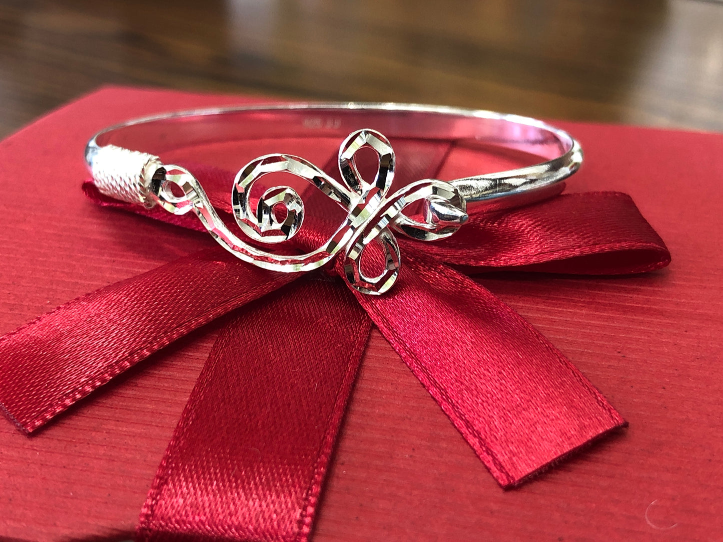 Sterling silver (925)Ribbon kid’s bracelet.