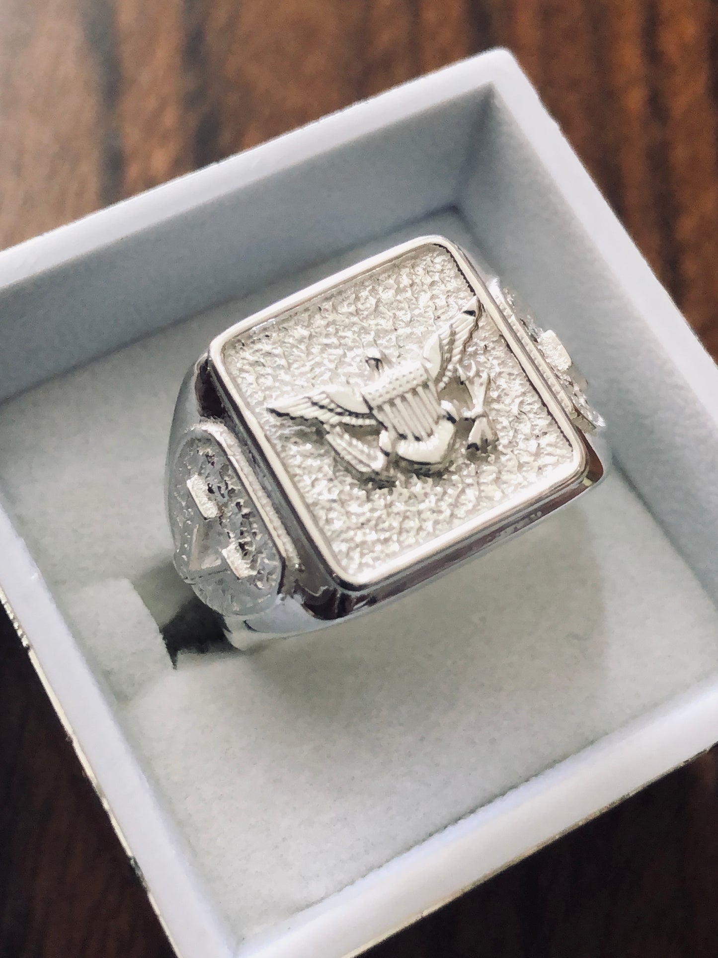 sterling silver (925) V.I. Eagle solid Man ring.