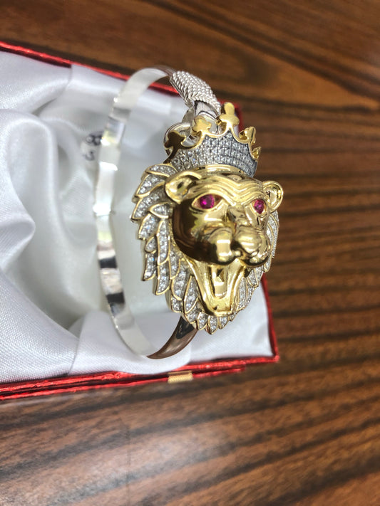 Sterling silver (925) Lion head bracelet with gold layered size 8