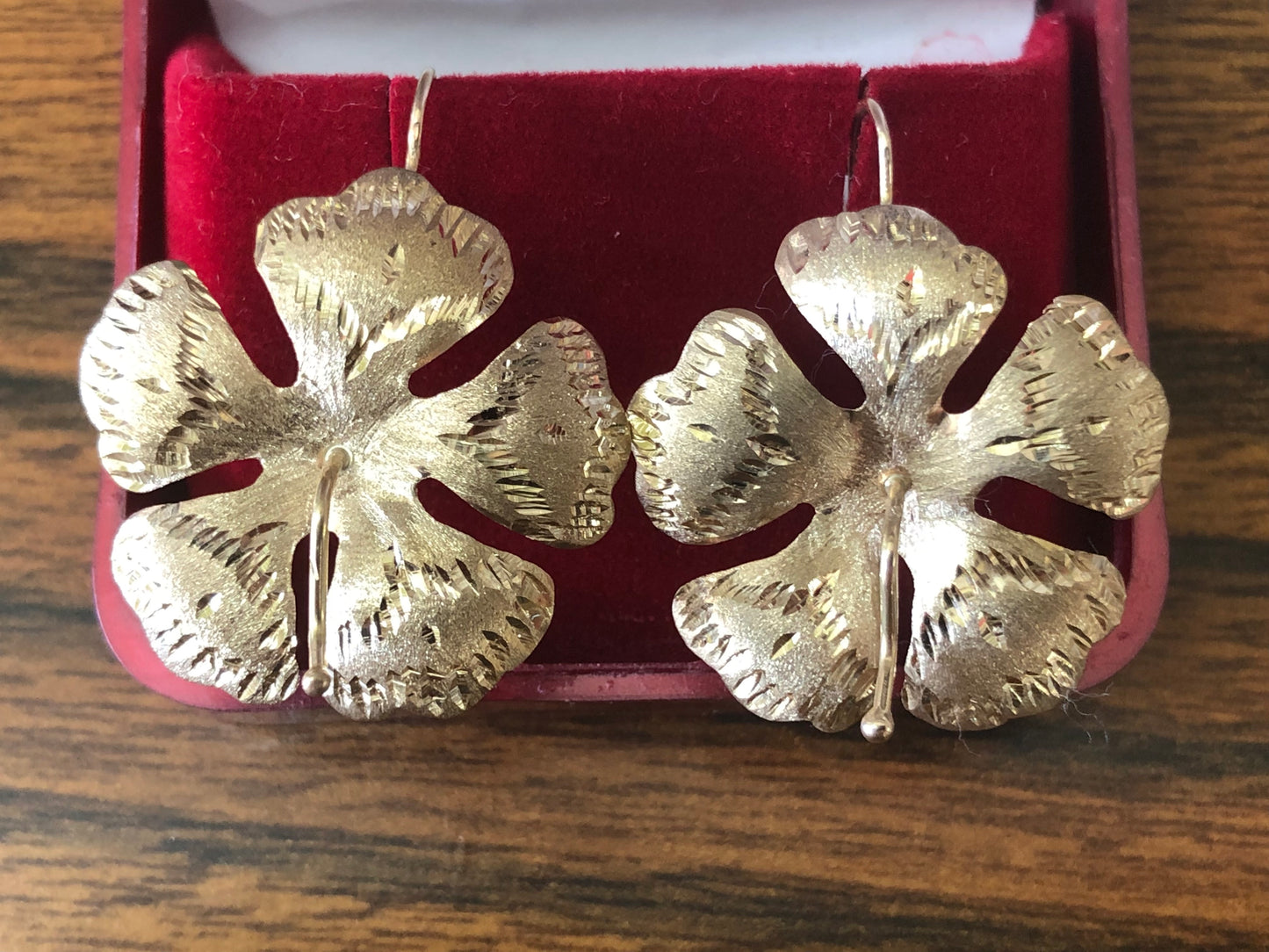 Solid 14 K gold handmade hibiscus flowers earrings.